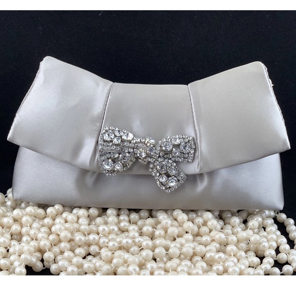 Betsey Johnson Silver Clutch with Rhinestone Bow Gray/Silver Satin with crystals - Picture 4 of 12